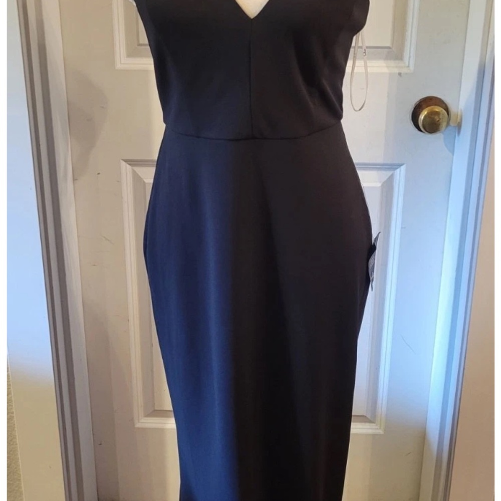 LULUS Black V-Neck Low Back Maxi Dress Size Large NEW w/ Tags